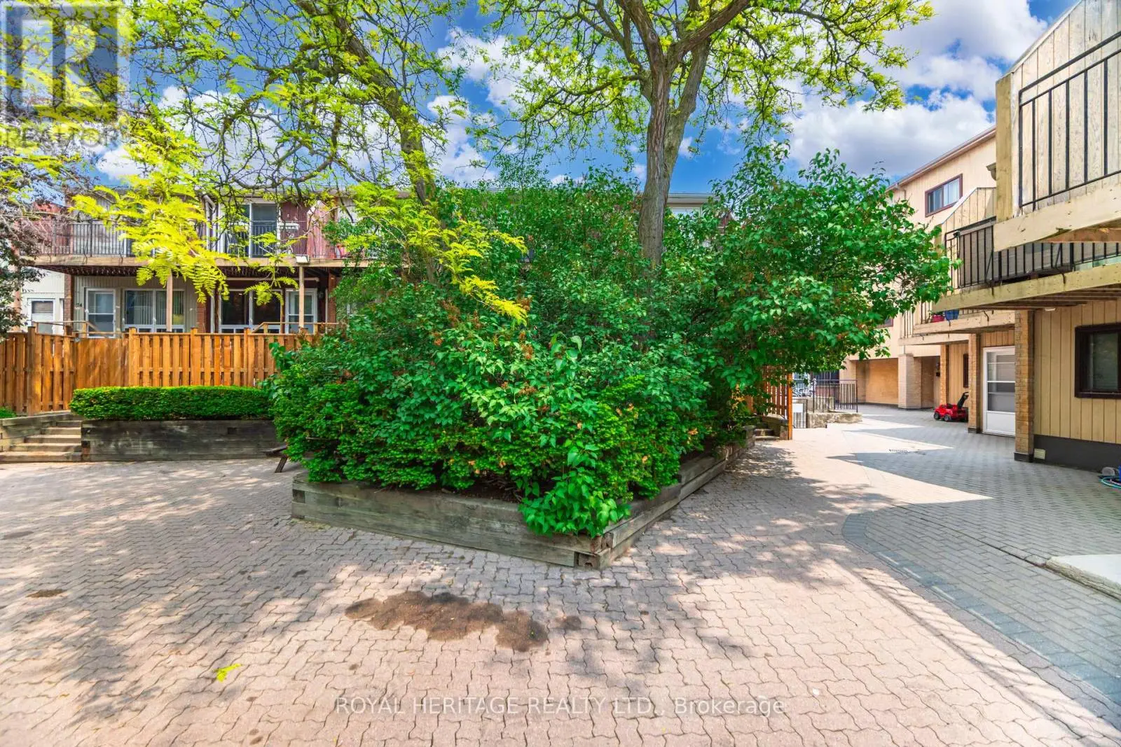 39 - 1209 Queen Street E, Toronto, Ontario  M4M 3H4 - Photo 1 - E12209477