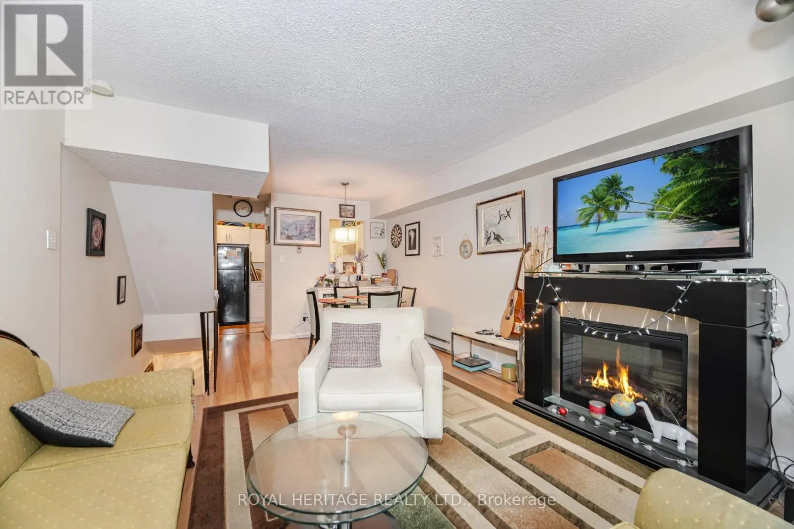 39 - 1209 Queen Street E, Toronto, Ontario  M4M 3H4 - Photo 3 - E12209477