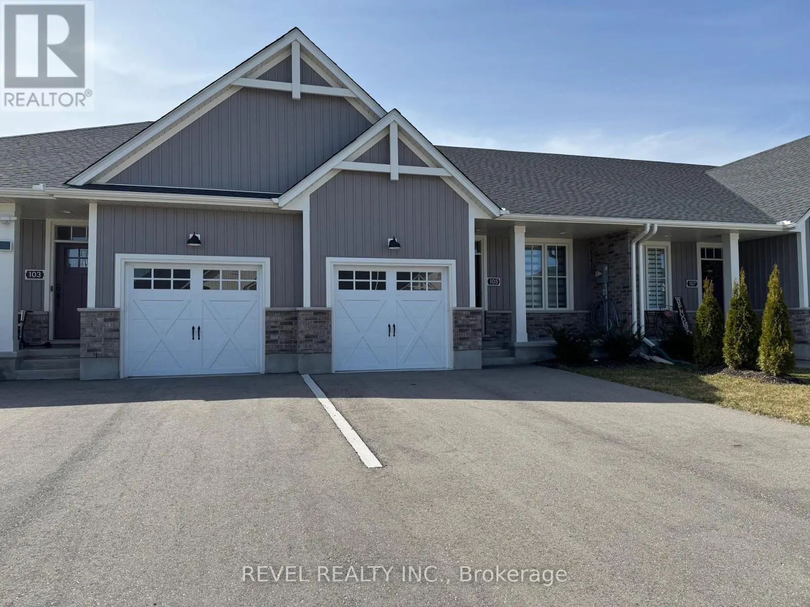 105 Livingston Drive, Tillsonburg, Ontario  N4G 0J3 - Photo 1 - X12209648