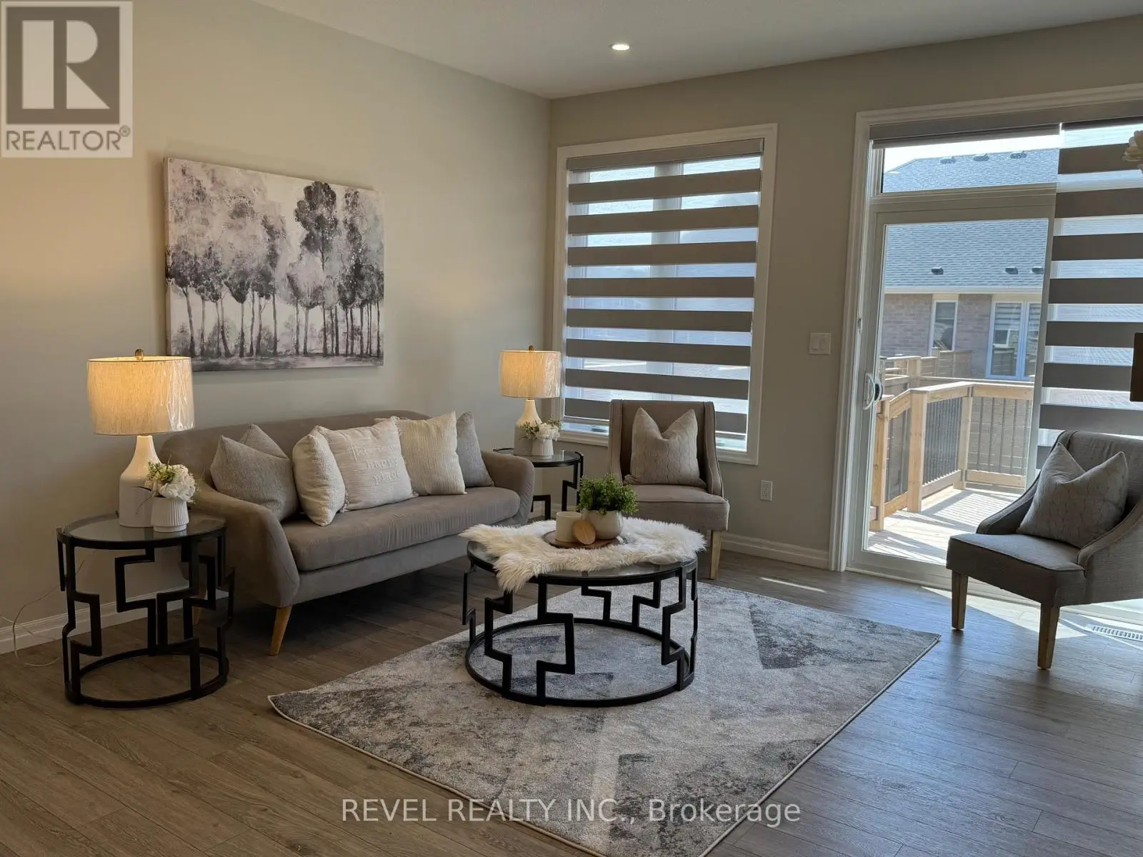 105 Livingston Drive, Tillsonburg, Ontario  N4G 0J3 - Photo 3 - X12209648