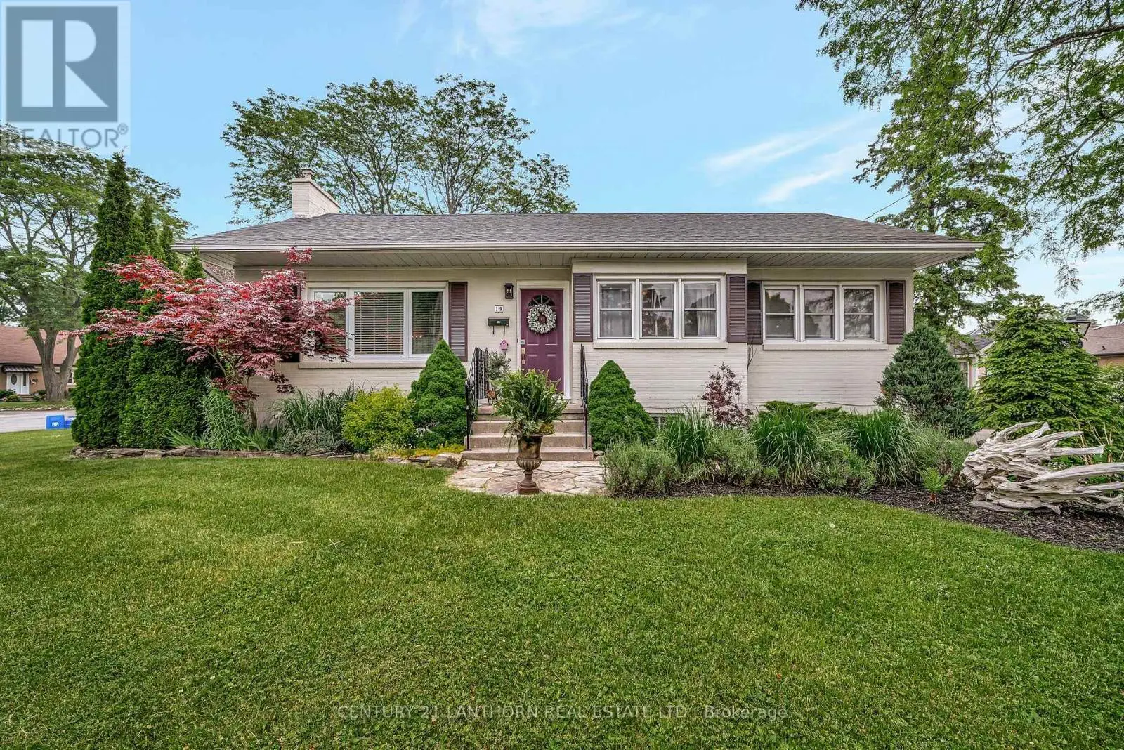 19 Woodland Acres, Belleville, Ontario  K8N 4K2 - Photo 1 - X12209691