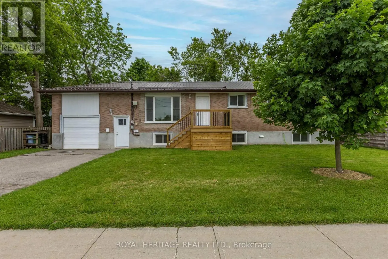 64 George Street W, Kawartha Lakes, Ontario  K9V 5H9 - Photo 2 - X12209745
