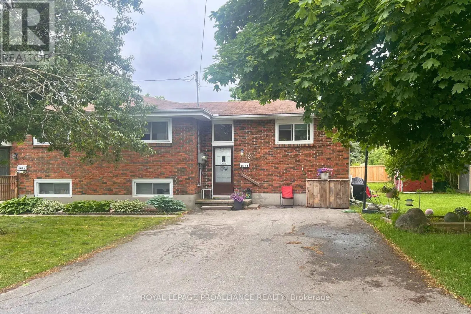 B - 20 Munro Avenue, Belleville, Ontario  K8N 1K1 - Photo 1 - X12209848