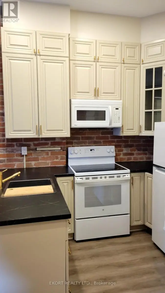 9 - 251 Front Street, Belleville, Ontario  K8N 2Z6 - Photo 3 - X12210636