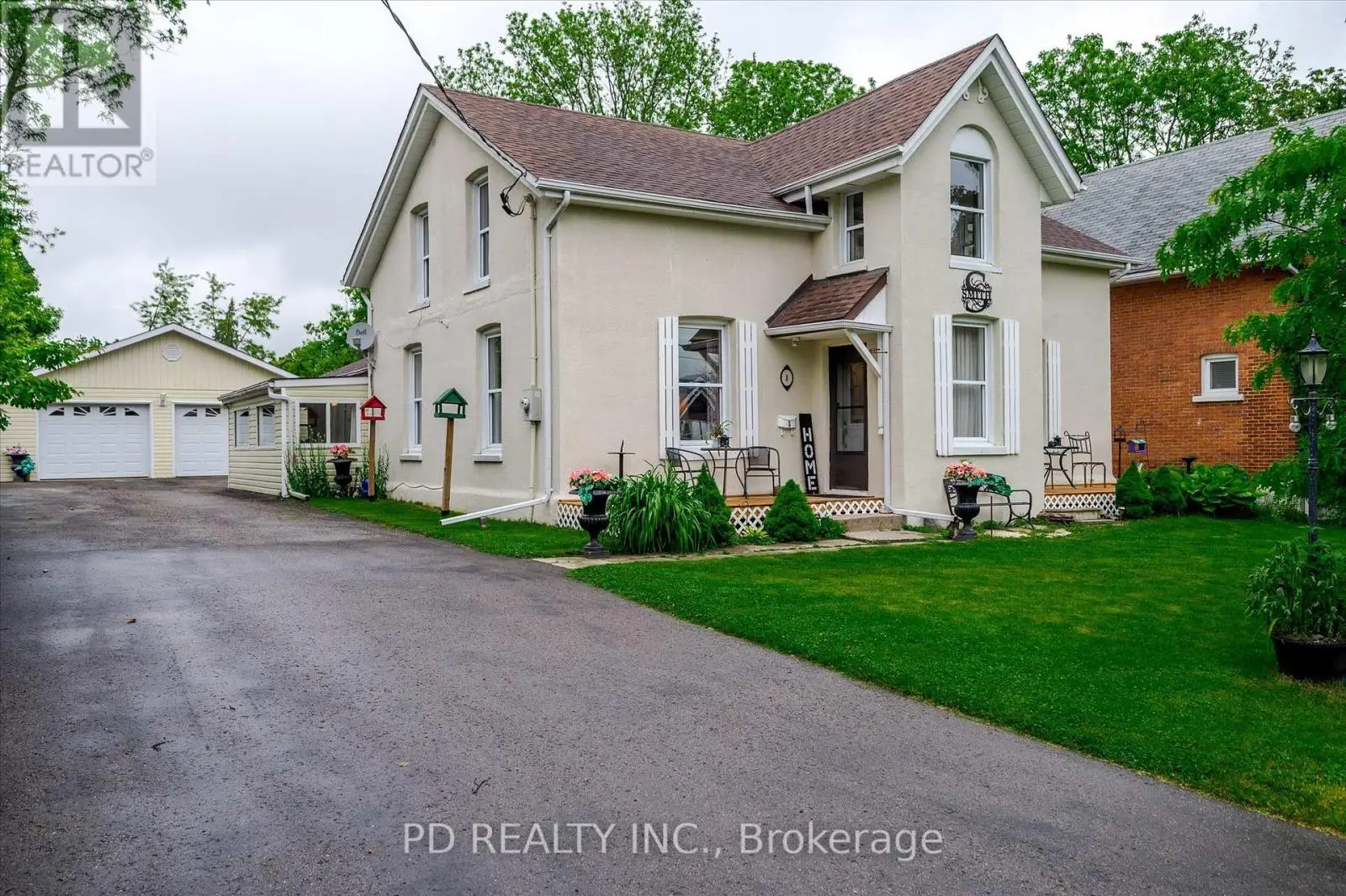 8 Regent Street, Kawartha Lakes, Ontario  K9V 3T7 - Photo 1 - X12210745