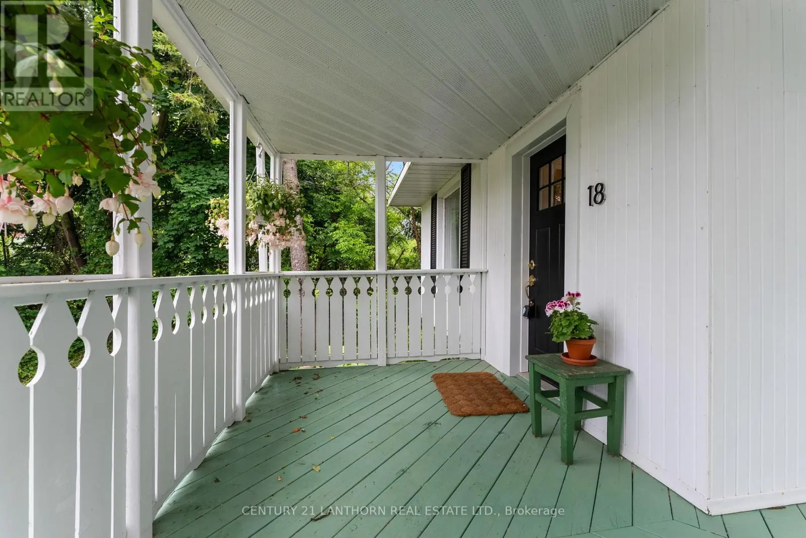 18 Elm Street, Prince Edward County, Ontario  K0K 2T0 - Photo 2 - X12211801
