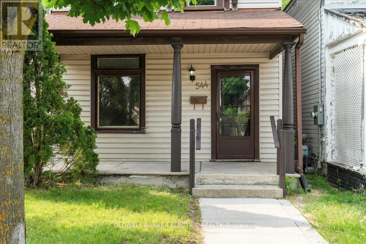 544 Chamberlain Street, Peterborough Central, Ontario  K9J 4L5 - Photo 3 - X12211883