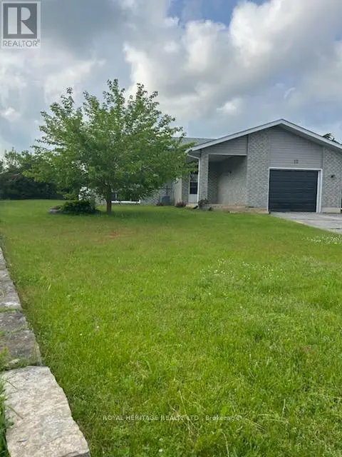 12 Juniper Court, Kawartha Lakes, Ontario  K0M 1A0 - Photo 2 - X12211893