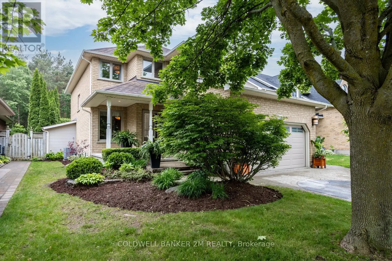 348 Ryerson Crescent, Oshawa, Ontario  L1G 8B6 - Photo 2 - E12212220