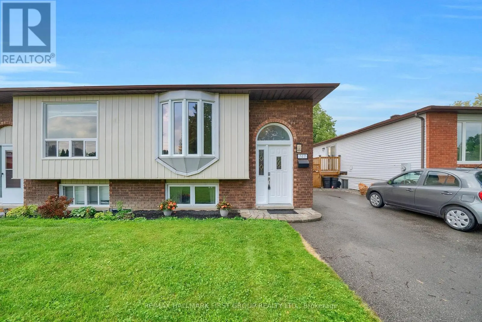 747 Cricklewood Drive, Oshawa, Ontario  L1K 1R5 - Photo 1 - E12212415