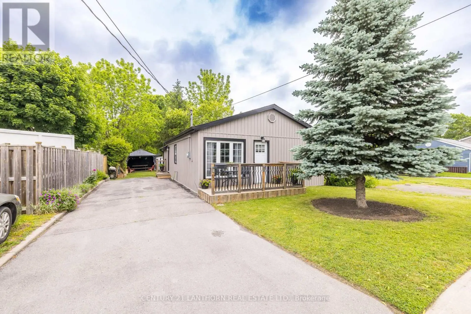 62 George Street, Quinte West, Ontario  K8V 1R6 - Photo 1 - X12212435