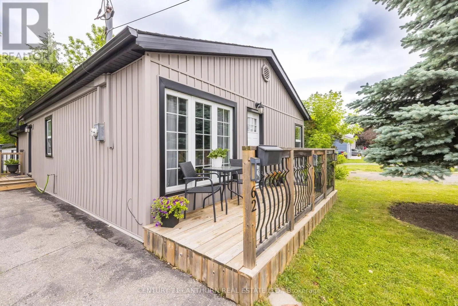 62 George Street, Quinte West, Ontario  K8V 1R6 - Photo 2 - X12212435