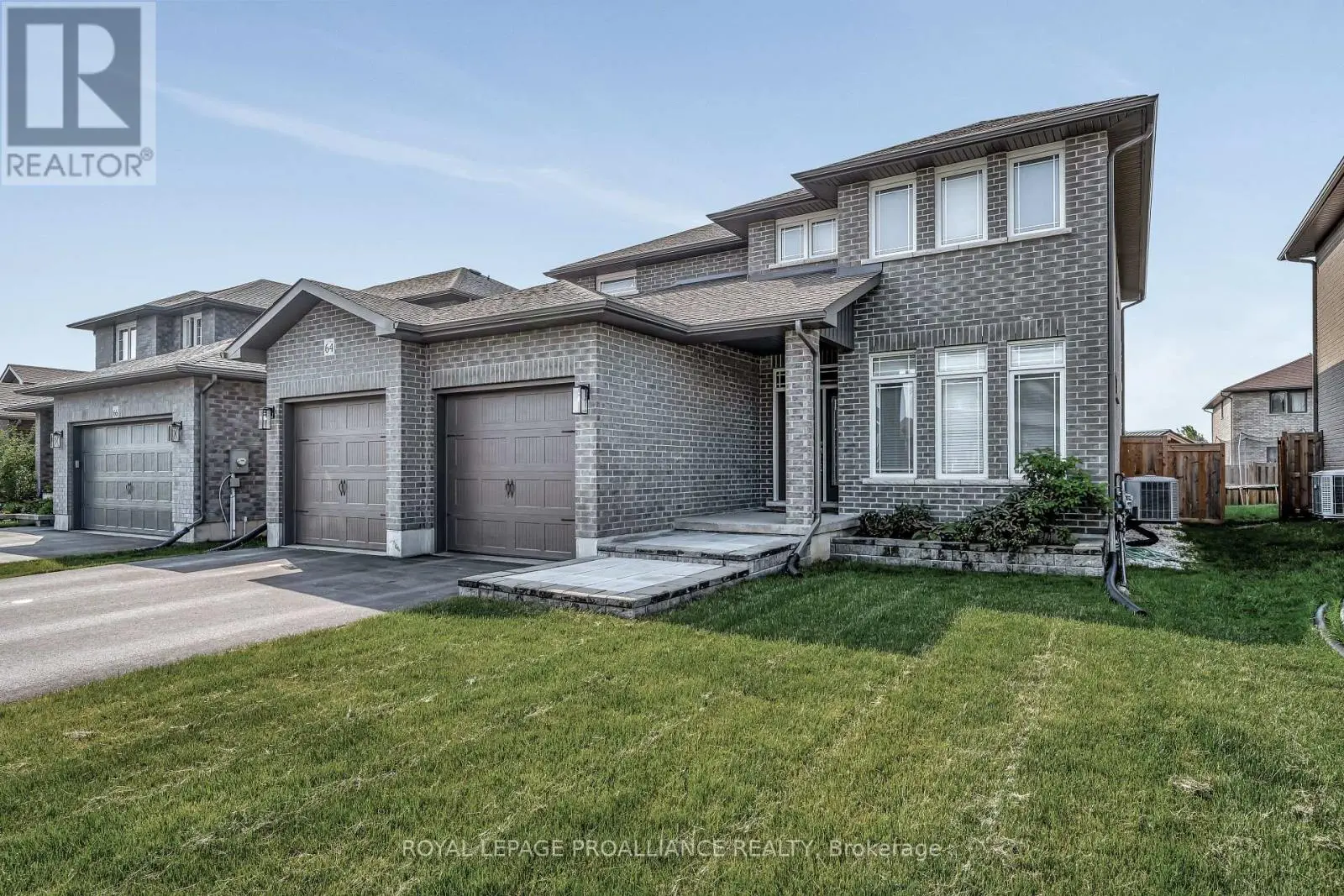 64 Crews Crescent, Quinte West, Ontario  K8V 0G3 - Photo 2 - X12103596