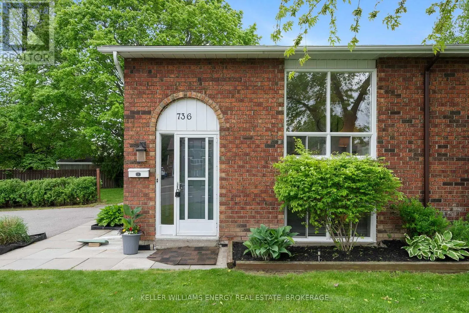 736 Cricklewood Drive, Oshawa, Ontario  L1K 1R6 - Photo 1 - E12213459