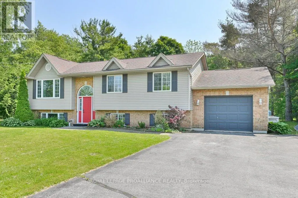 33 Hanthorn Street, Prince Edward County, Ontario  K0K 1L0 - Photo 1 - X12213351