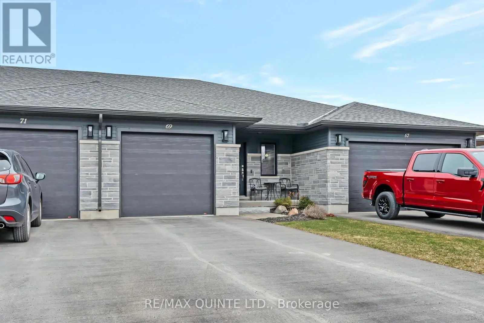 69 Dewal Place, Belleville, Ontario  K8P 0H3 - Photo 2 - X12194884