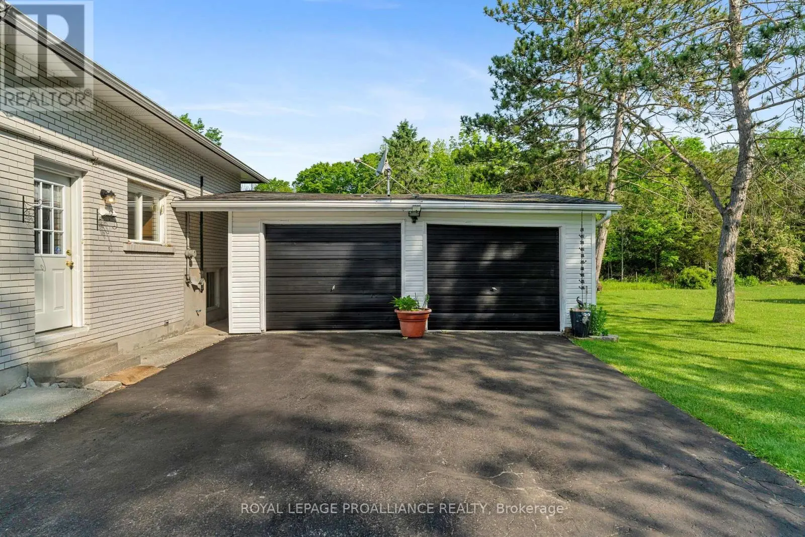 109 Old Madoc Road, Belleville, Ontario  K0K 2B0 - Photo 2 - X12213648