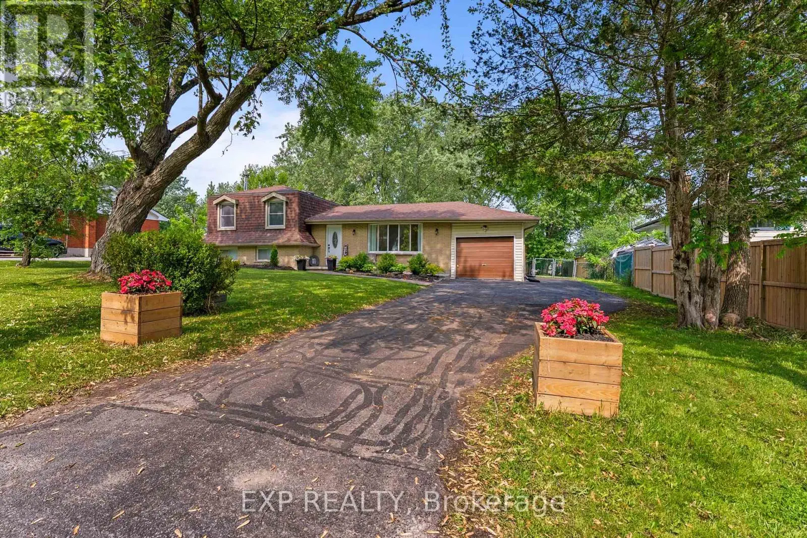 512 Whites Road, Quinte West, Ontario  K8V 5P8 - Photo 2 - X12214029