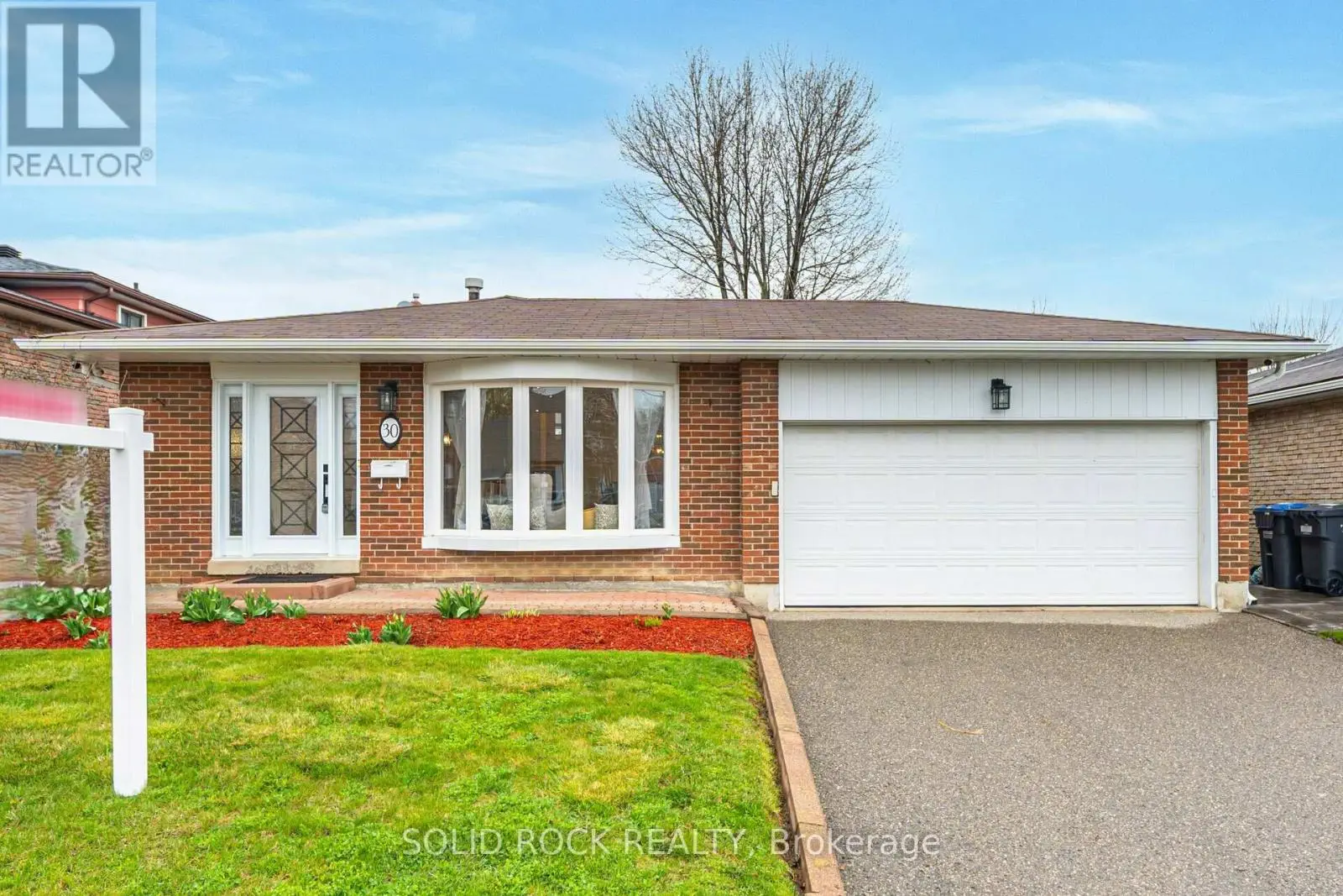 30 Pleasantview Avenue, Brampton, Ontario  L6X 2M9 - Photo 1 - W12214754