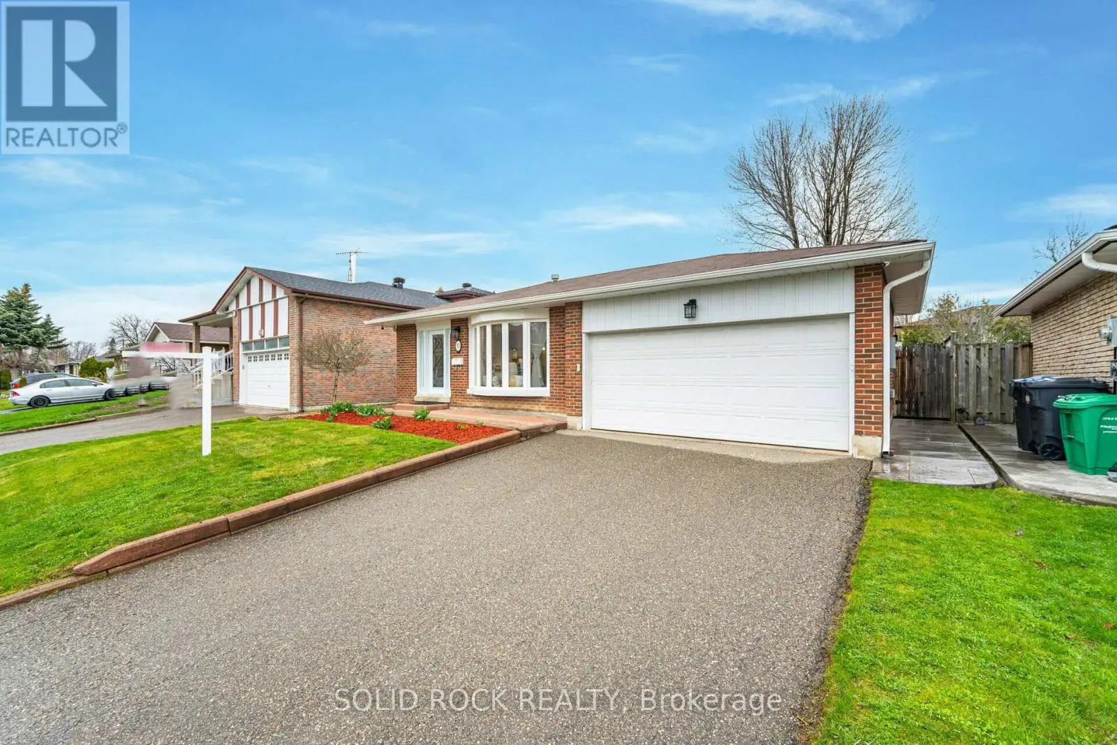 30 Pleasantview Avenue, Brampton, Ontario  L6X 2M9 - Photo 3 - W12214754