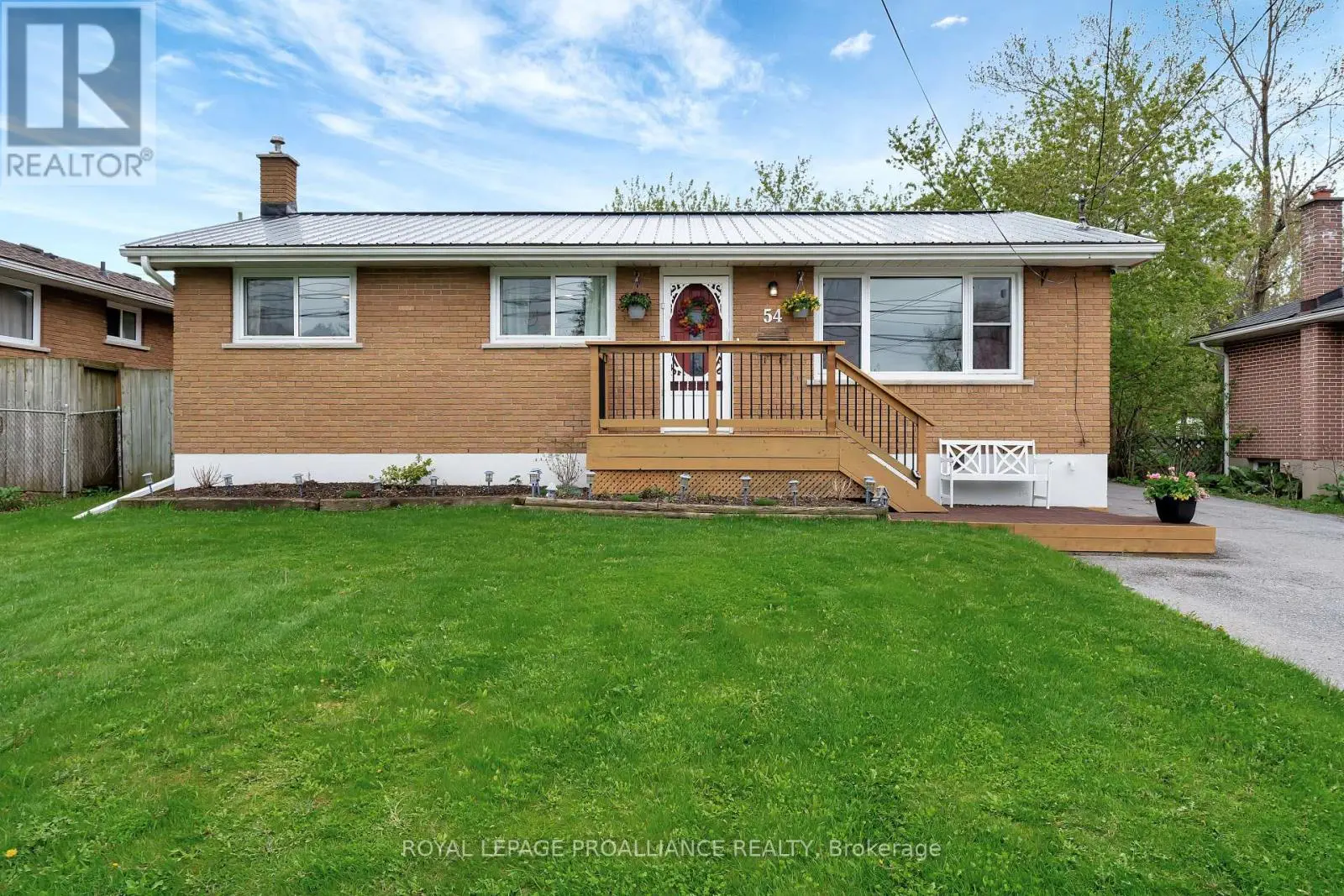 54 Weller Avenue, Kingston, Ontario  K7K 2T3 - Photo 1 - X12214923