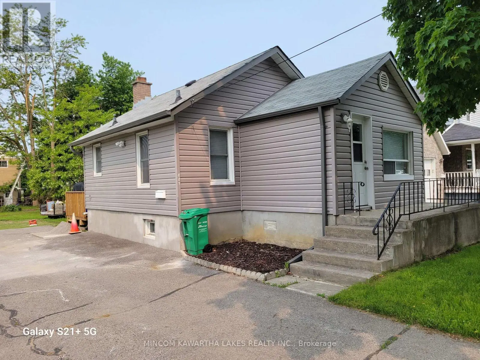 889 Western Avenue, Peterborough Central, Ontario  K9J 5W1 - Photo 1 - X12210734