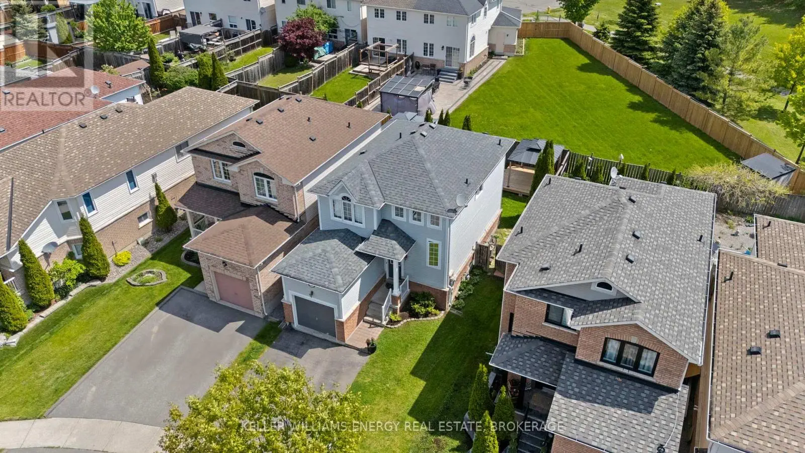 29 Barlow Court, Clarington, Ontario  L1C 5G5 - Photo 3 - E12215186