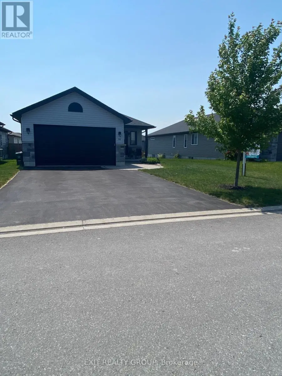 66 Deacon Place, Belleville, Ontario  K8P 5G4 - Photo 2 - X12047812
