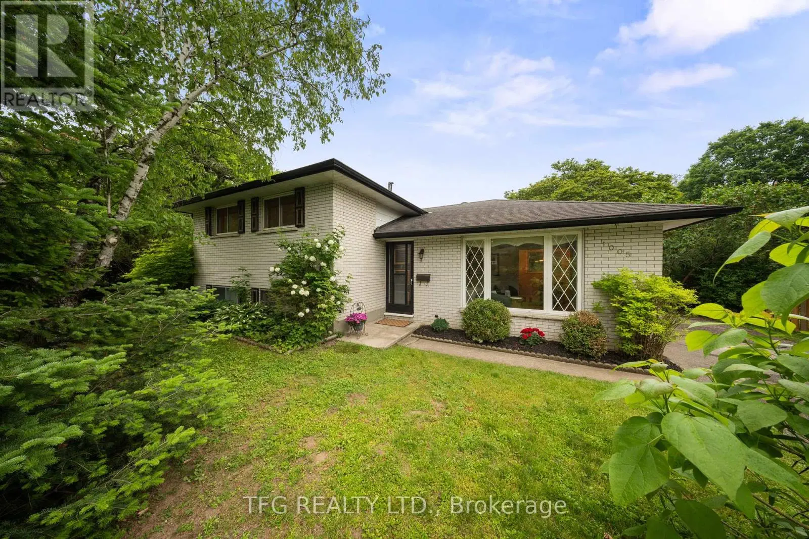 1005 Everton Road, Midland, Ontario  L4R 5H7 - Photo 1 - S12215561