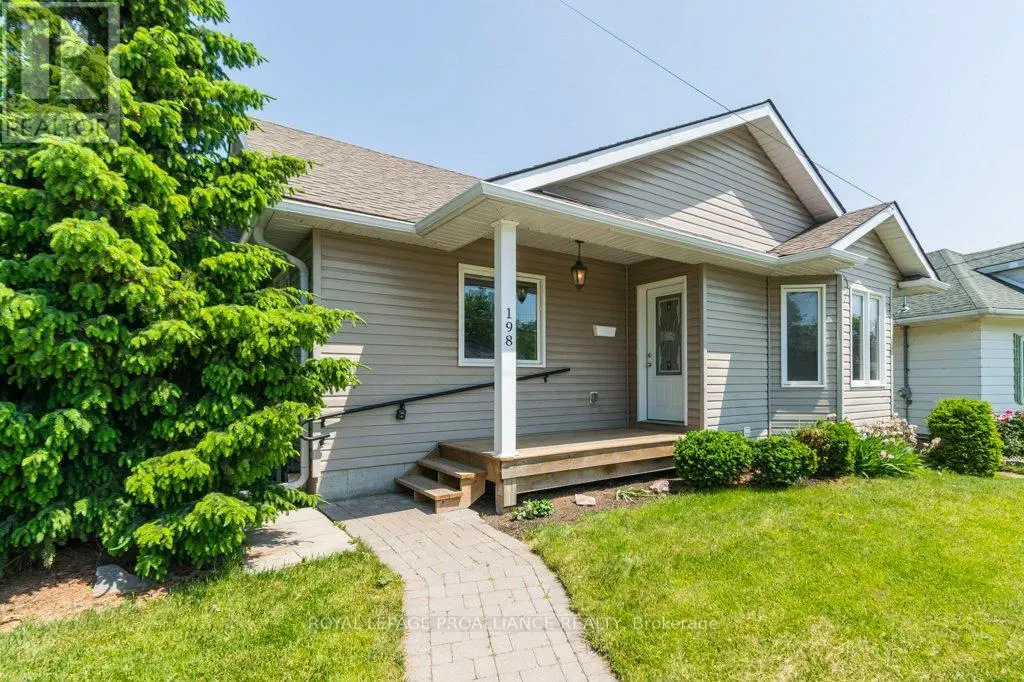 198 Moira Street W, Belleville, Ontario  K8P 1T5 - Photo 1 - X12215439