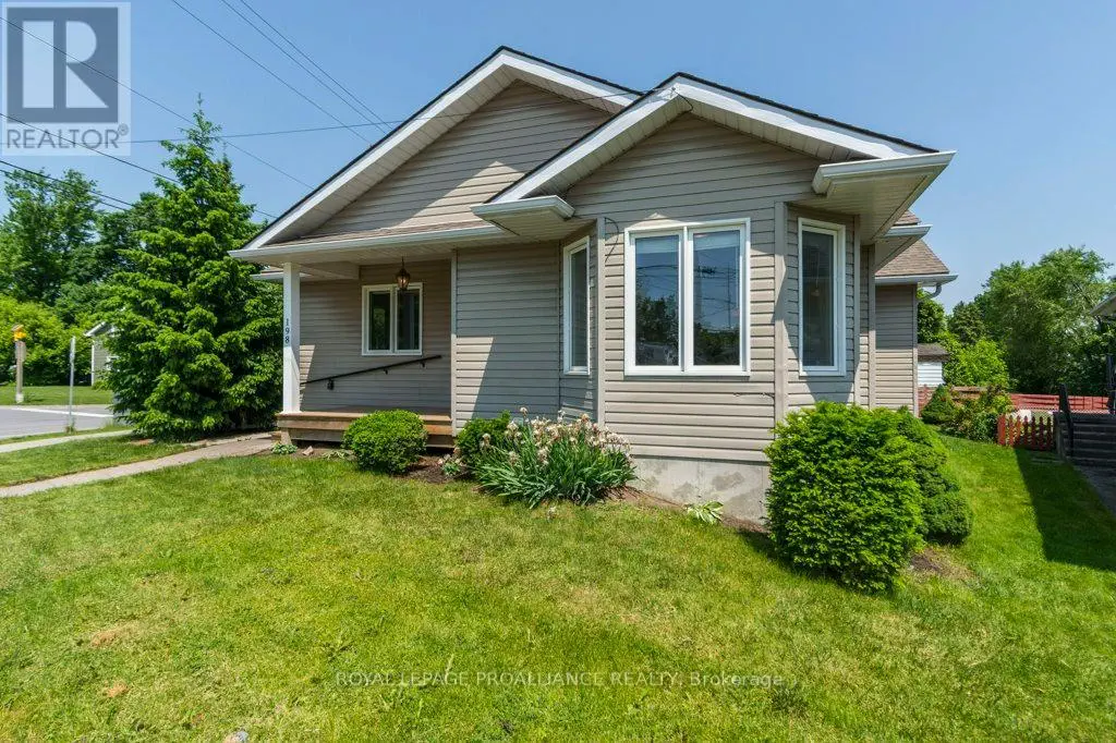 198 Moira Street W, Belleville, Ontario  K8P 1T5 - Photo 3 - X12215439