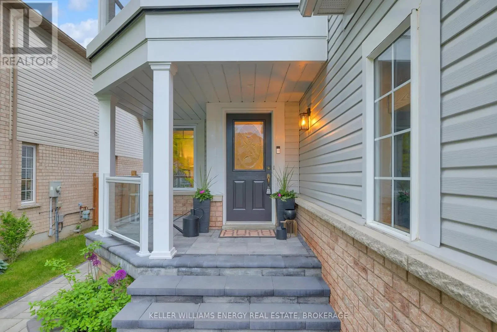 65 Scadding Avenue, Whitby, Ontario  L1N 9X3 - Photo 2 - E12216387