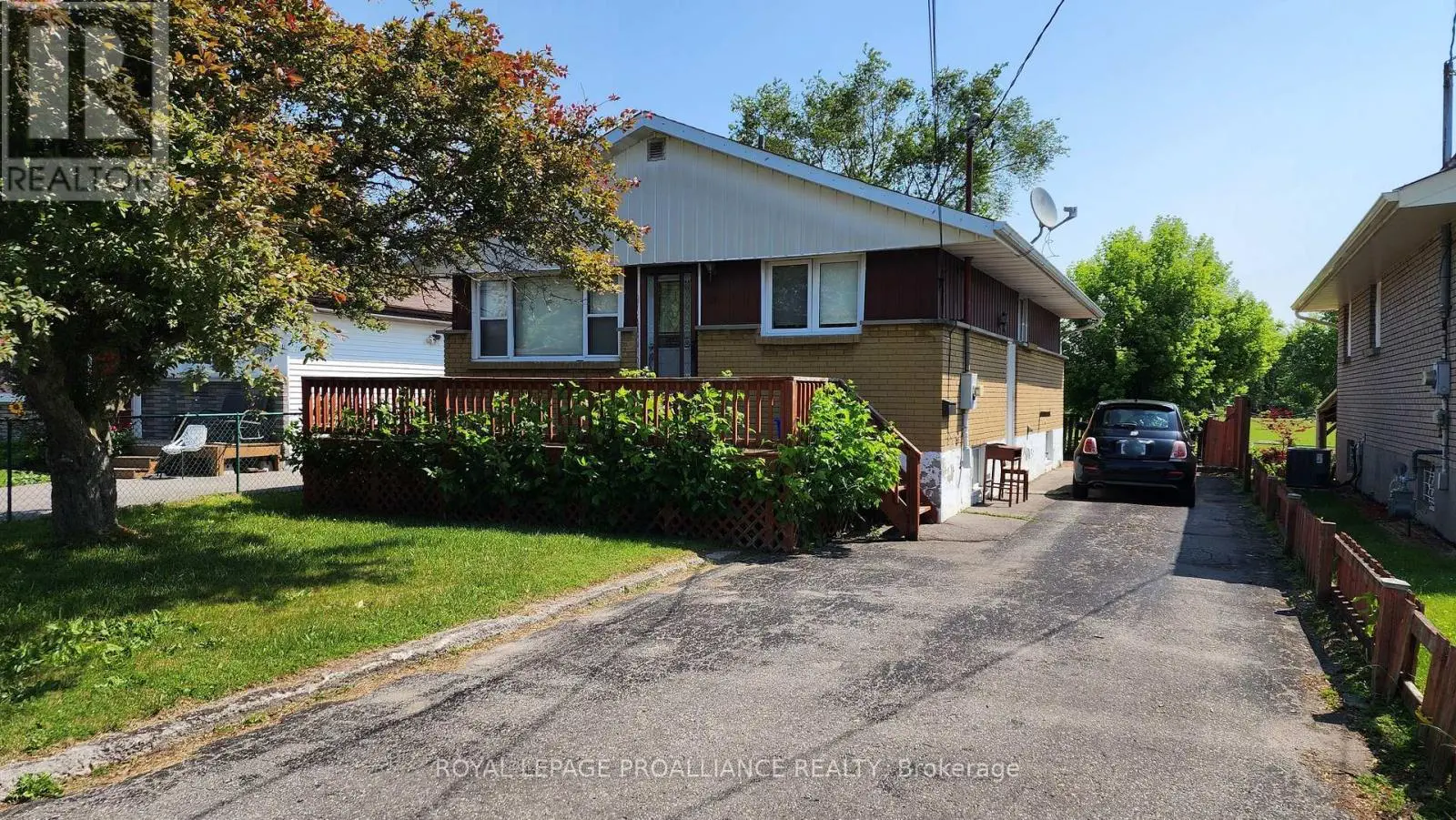 9 Elizabeth Avenue, Quinte West, Ontario  K8V 2P8 - Photo 1 - X12216439