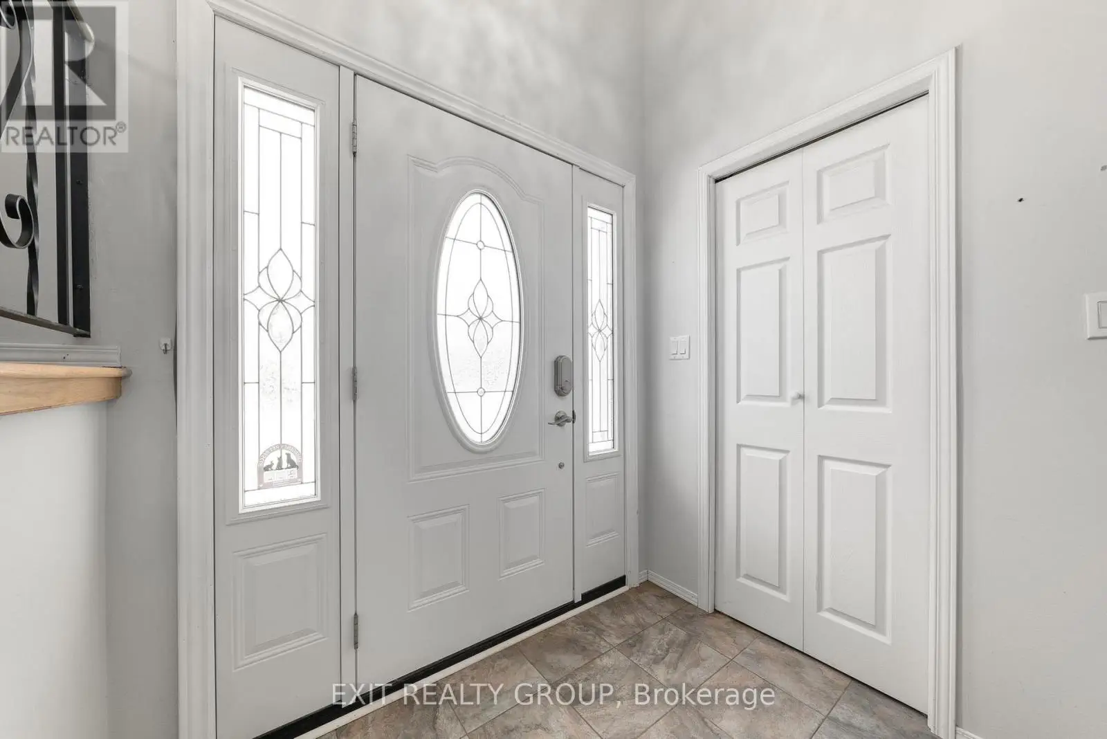 37 Glenn Drive, Quinte West, Ontario  K8V 6C7 - Photo 3 - X12216915