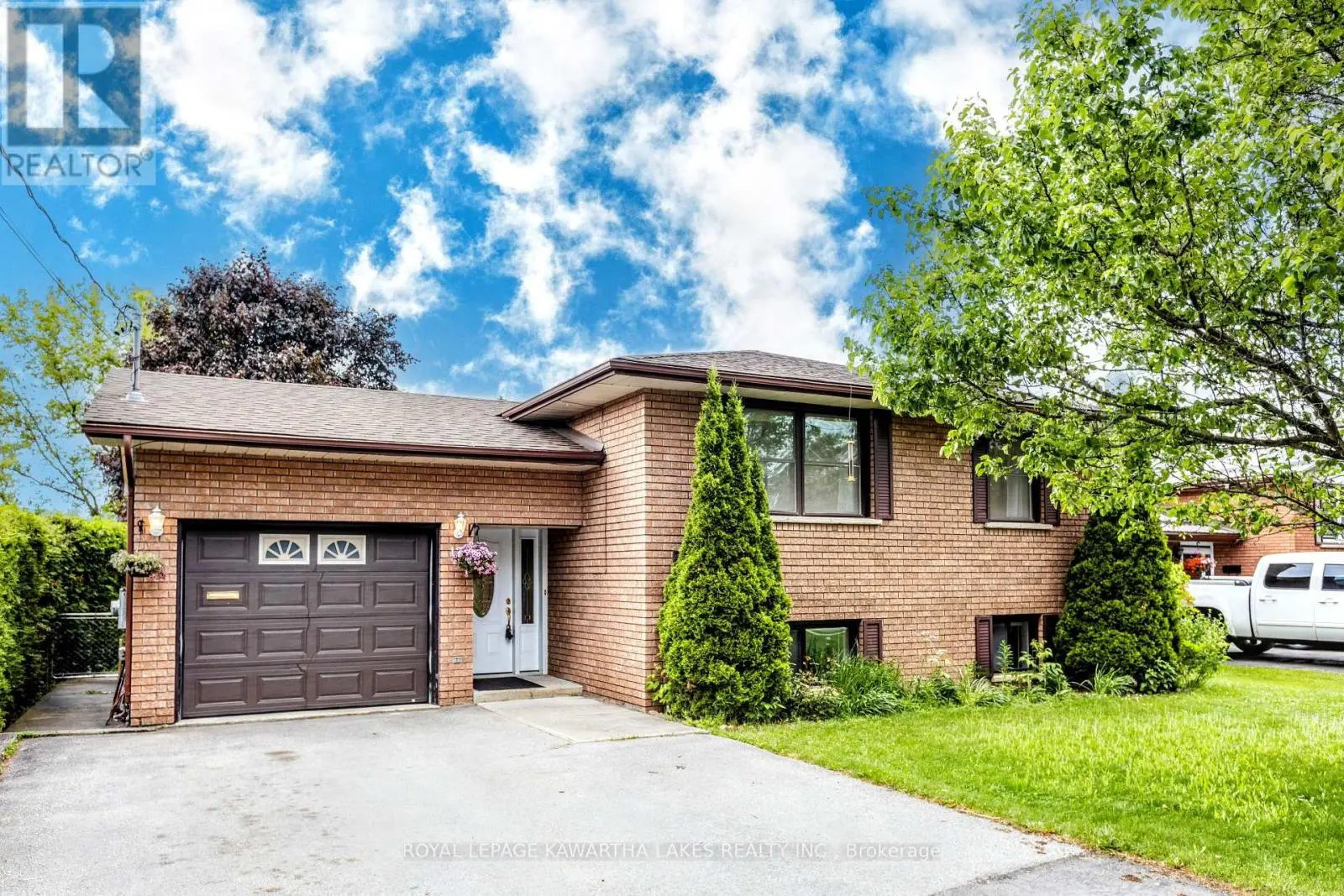 12 Hillside Drive, Kawartha Lakes, Ontario  K9V 1A4 - Photo 1 - X12215114
