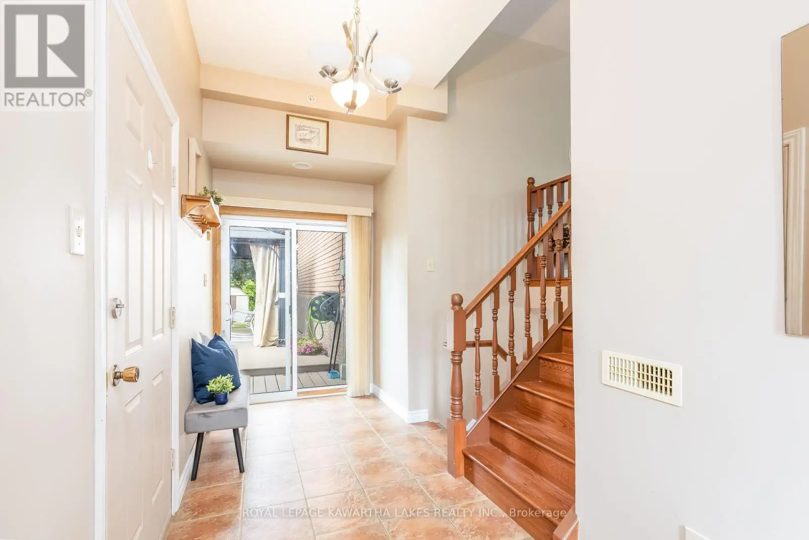 12 Hillside Drive, Kawartha Lakes, Ontario  K9V 1A4 - Photo 3 - X12215114
