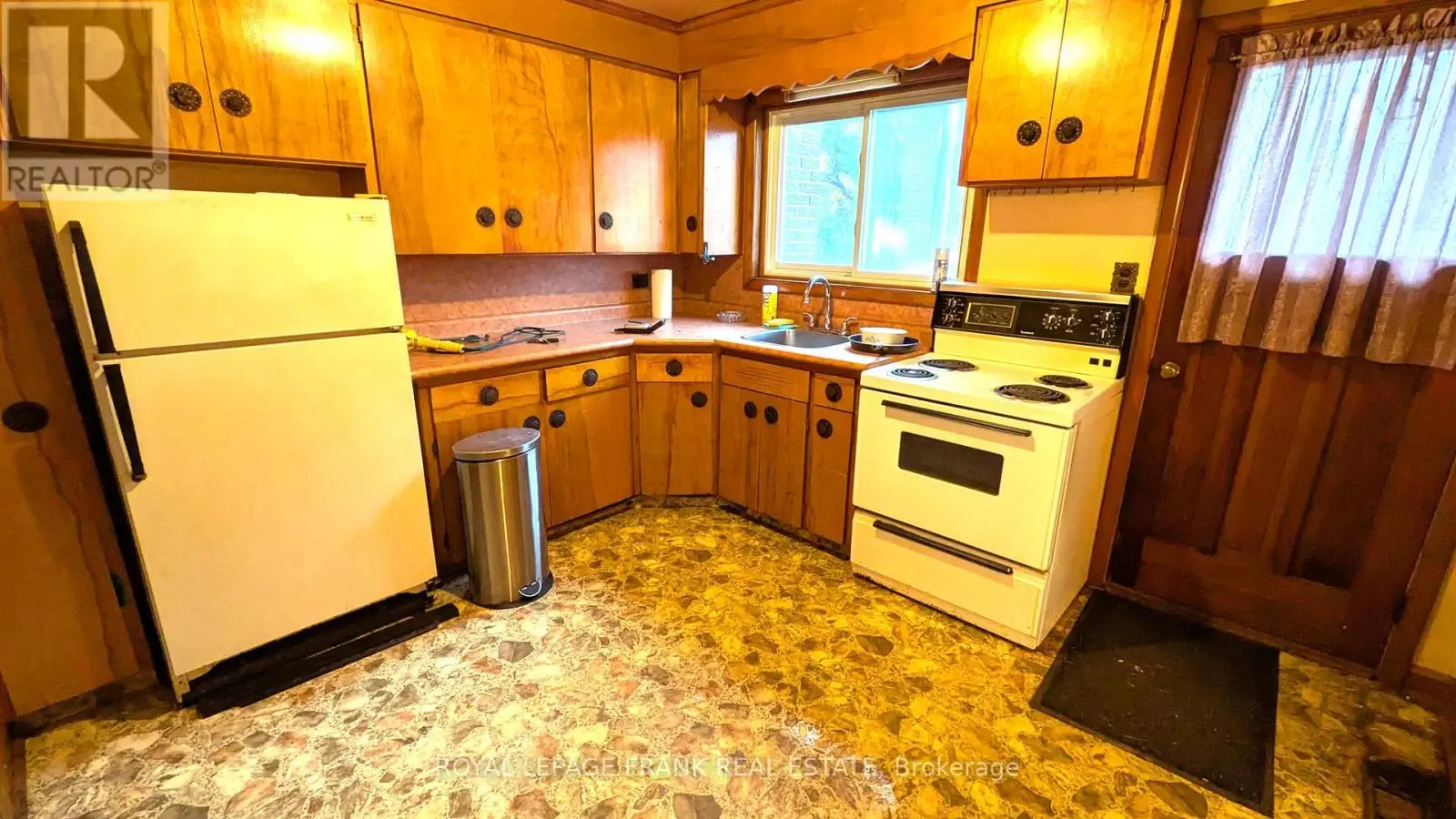94 Rollins Drive, Belleville, Ontario  K8N 4J5 - Photo 3 - X12217368