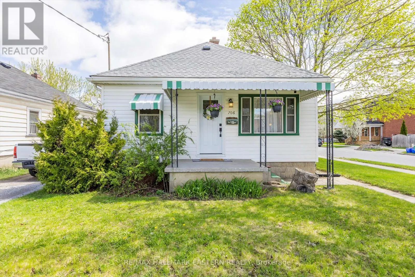 706 Monaghan Road, Peterborough South, Ontario  K9J 5J8 - Photo 1 - X12218599