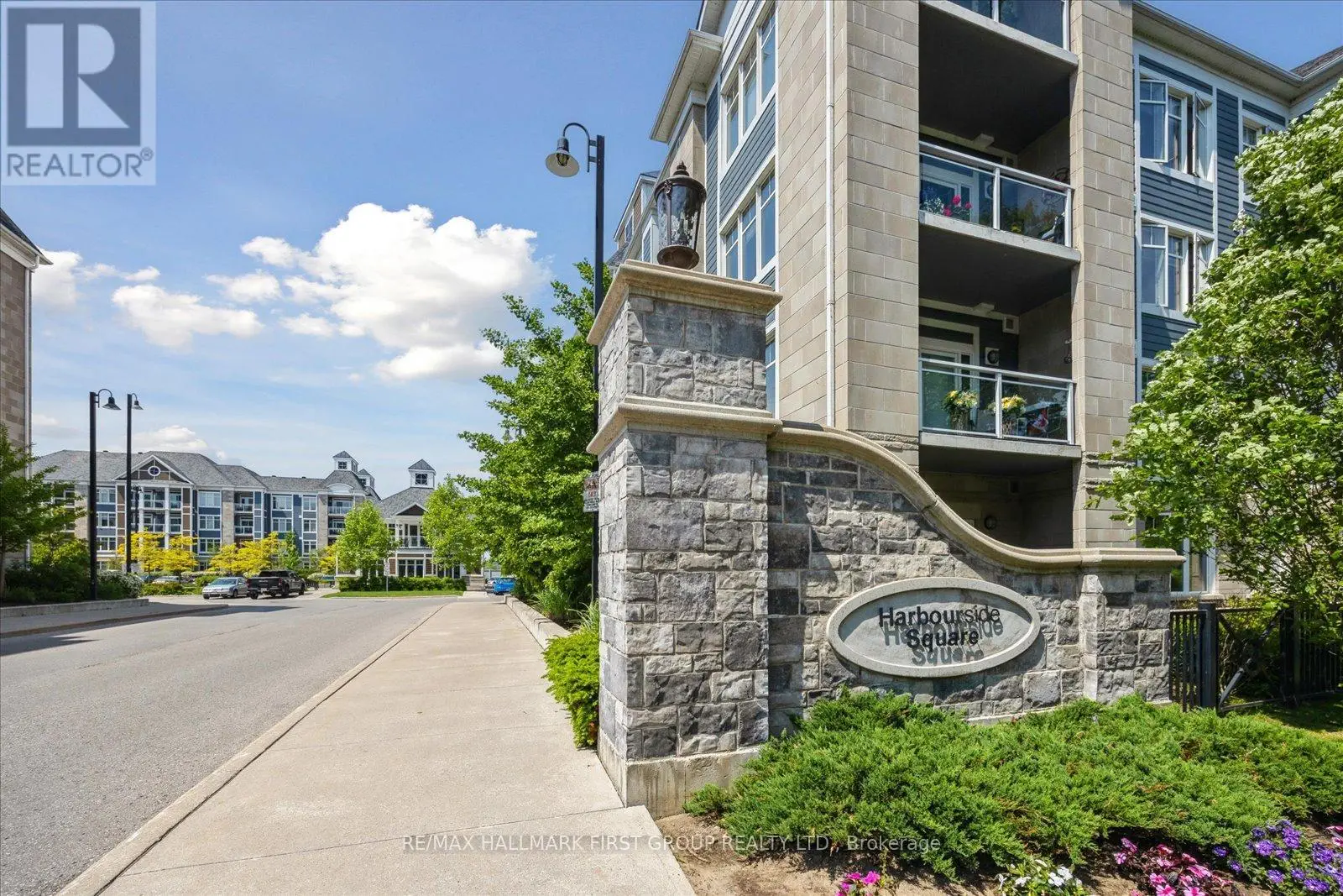 402 - 670 Gordon Street, Whitby, Ontario  L1N 9X4 - Photo 1 - E12218698