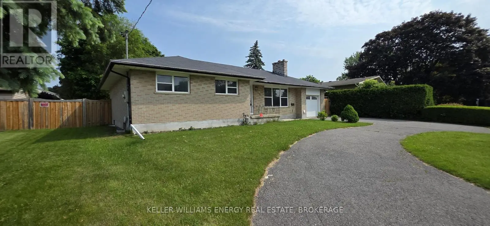 Upper - 316 Rossland Road W, Oshawa, Ontario  L1J 3G5 - Photo 2 - E12215738