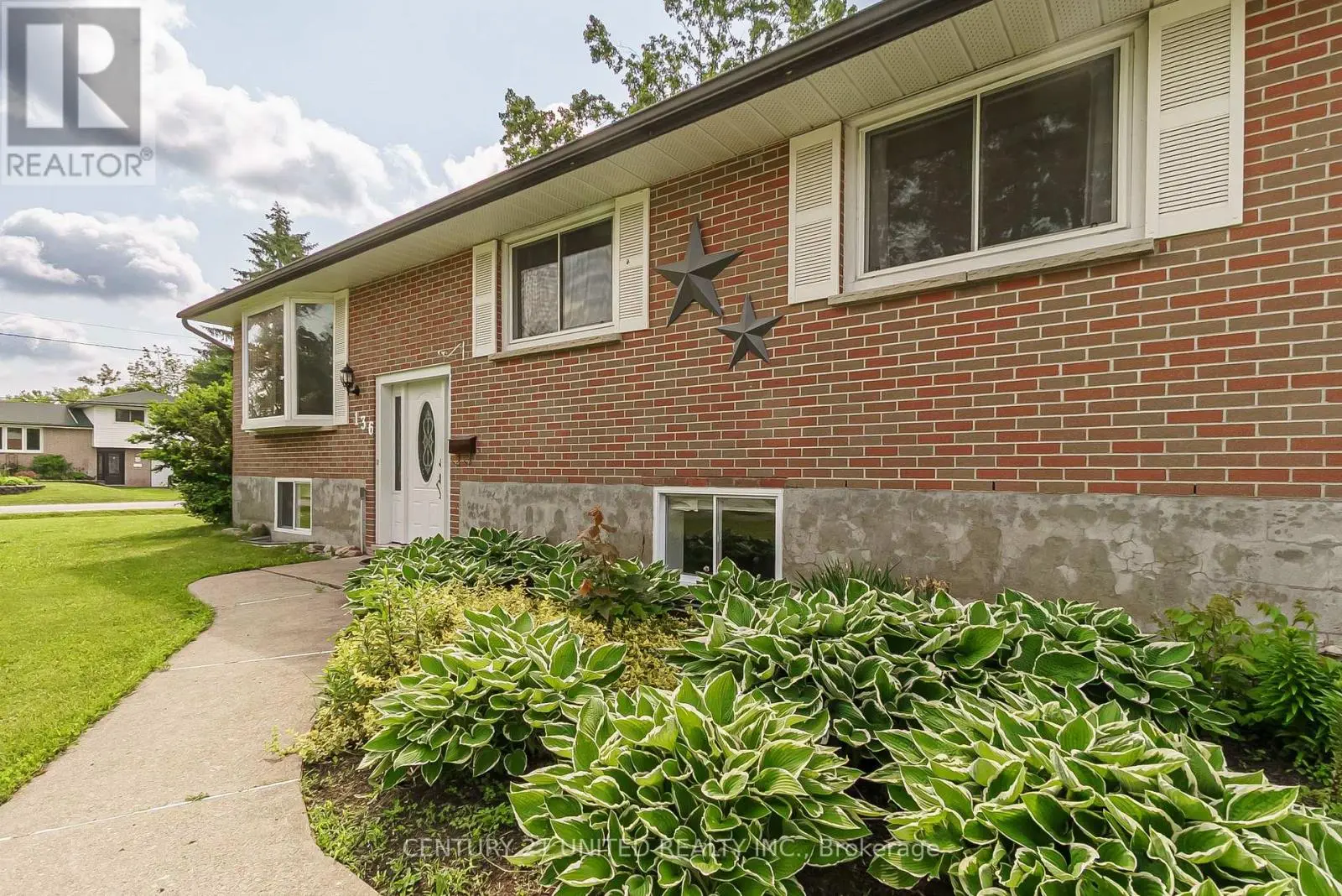 136 Parkdale Avenue, Selwyn, Ontario  K9L 1K4 - Photo 3 - X12168689