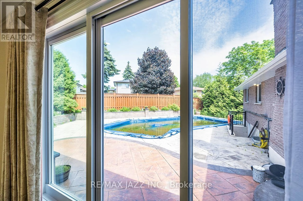 633 Pinewood Street, Oshawa, Ontario L1G 2S2 - Photo 7 - E12219027