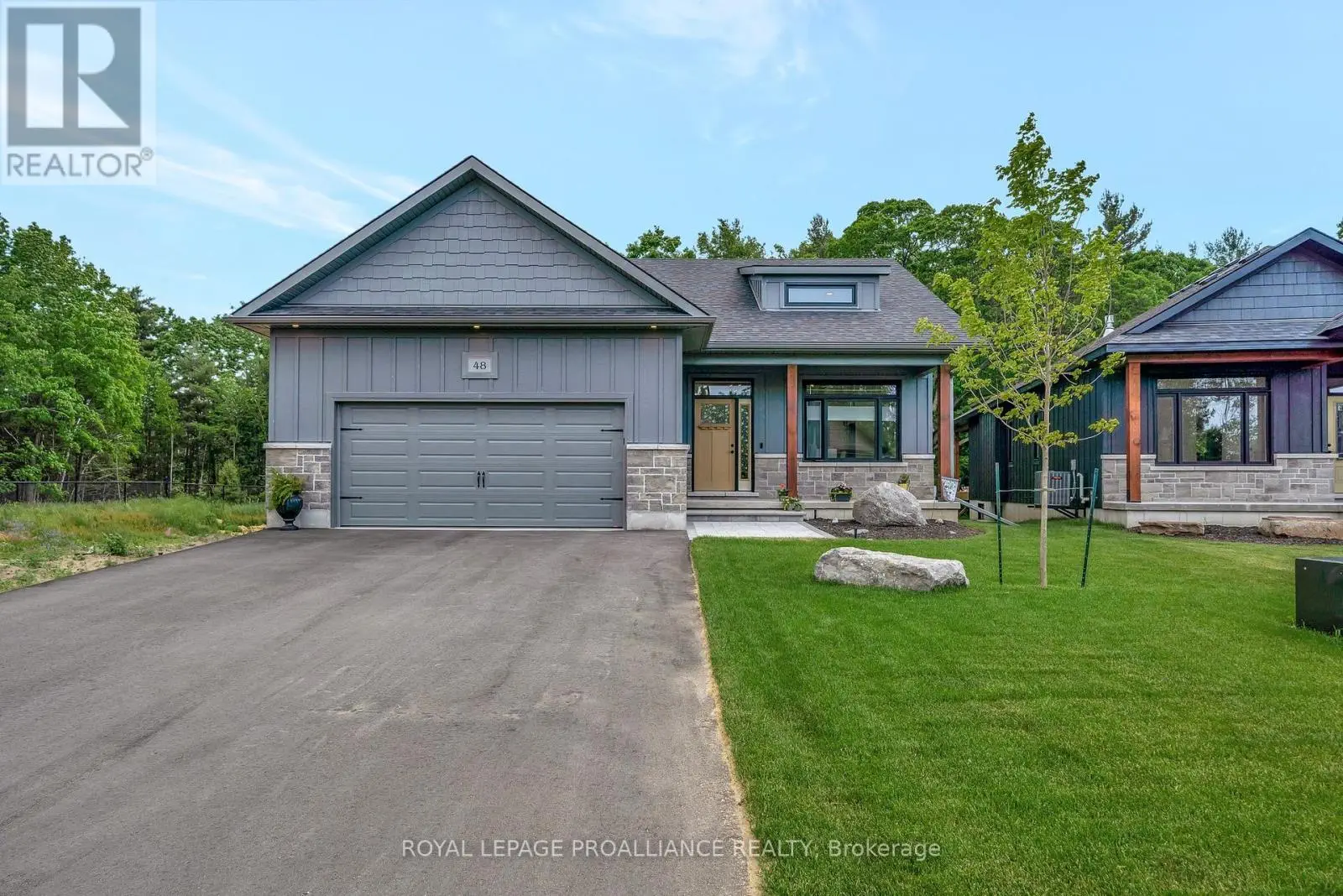 48 Deerview Drive, Quinte West, Ontario  K8V 0L8 - Photo 2 - X12219382