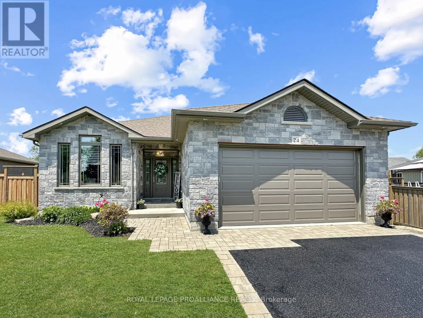 24 Birchmount Street, Quinte West, Ontario  K8V 0C6 - Photo 1 - X12219566