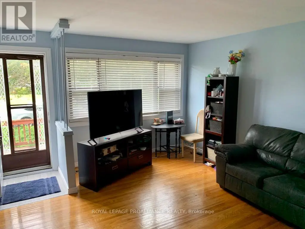 9 Elizabeth Avenue, Quinte West, Ontario  K8V 2P8 - Photo 3 - X12216439