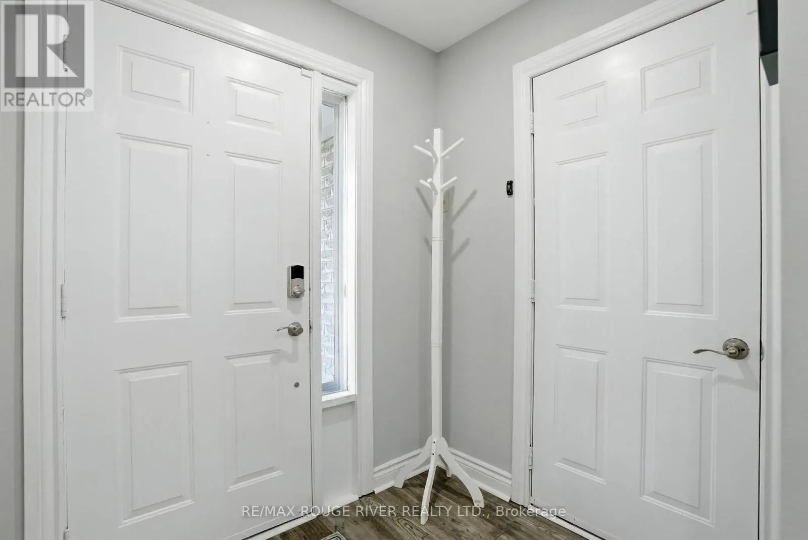 105 Overbank Drive, Oshawa, Ontario  L1J 7Y9 - Photo 3 - E12219721