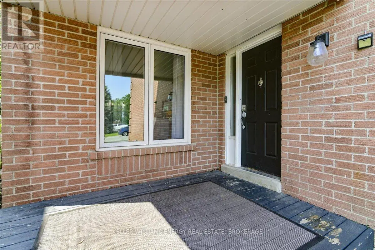 89 Yorkville Drive, Clarington, Ontario  L1E 2A6 - Photo 2 - E12219726