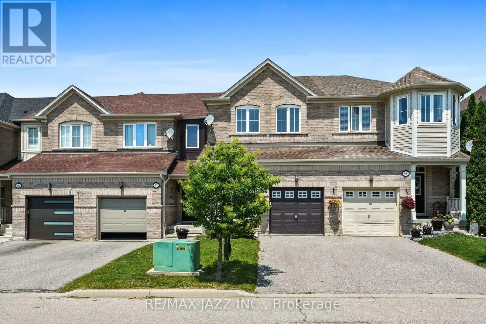 39 Silverwood Circle, Ajax, Ontario  L1Z 0A3 - Photo 1 - E12169224