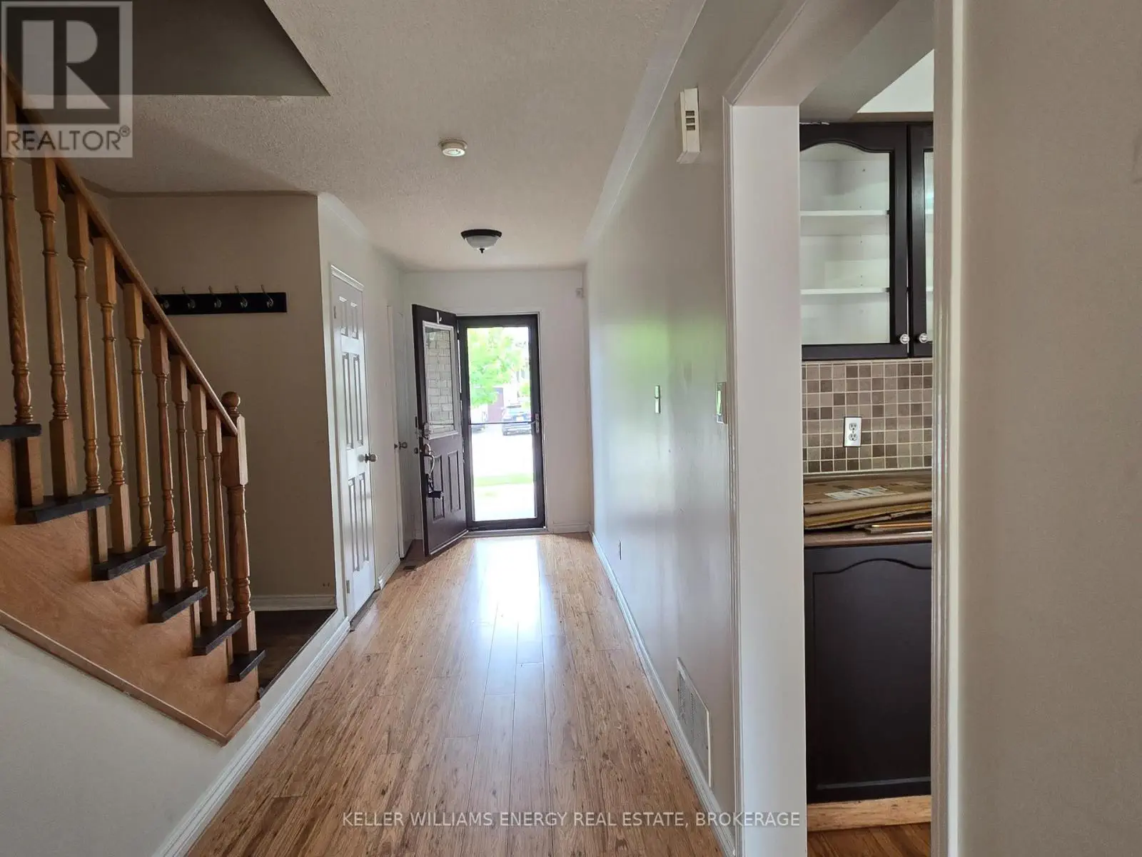 61 Palomino Place, Whitby, Ontario  L1R 2V5 - Photo 2 - E12220267