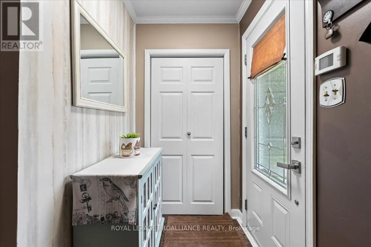 23 Alfred Drive, Belleville, Ontario  K8N 4M6 - Photo 3 - X12220311